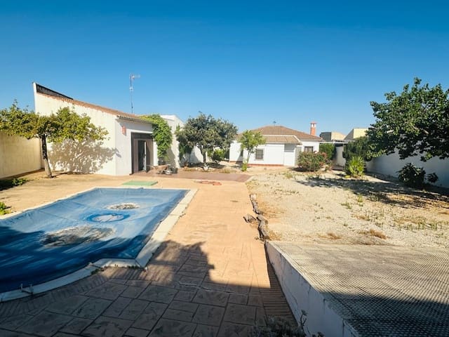 3 Zimmer Villa zu verkaufen in Fuente de Piedra mit Pool - 250.000 € (Ref: 8387709)