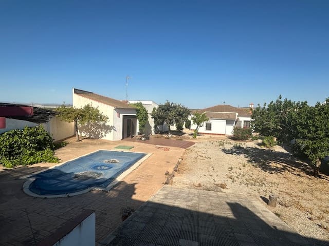 3 Zimmer Villa zu verkaufen in Fuente de Piedra mit Pool - 250.000 € (Ref: 8387709)