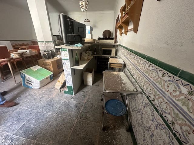 9 soveværelse Byhus til salg i Fuente de Piedra - € 269.000 (Ref: 8451534)