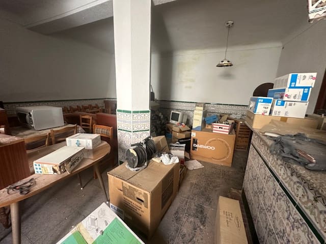 9 soveværelse Byhus til salg i Fuente de Piedra - € 269.000 (Ref: 8451534)