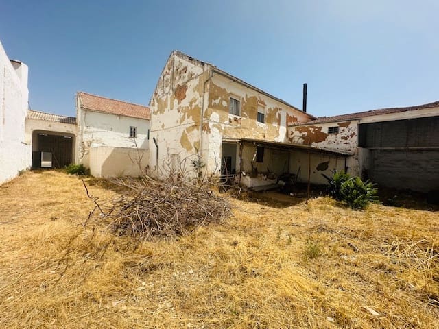 9 soveværelse Byhus til salg i Fuente de Piedra - € 269.000 (Ref: 8451534)