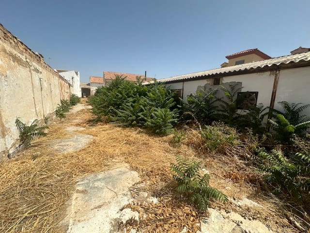 9 soveværelse Byhus til salg i Fuente de Piedra - € 269.000 (Ref: 8451534)