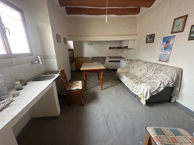 4 soverom Hus til salgs i Cuevas Bajas med garasje - € 39 950 (Ref: 8549603)