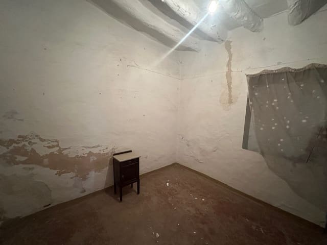 4 soverom Hus til salgs i Cuevas Bajas med garasje - € 39 950 (Ref: 8549603)