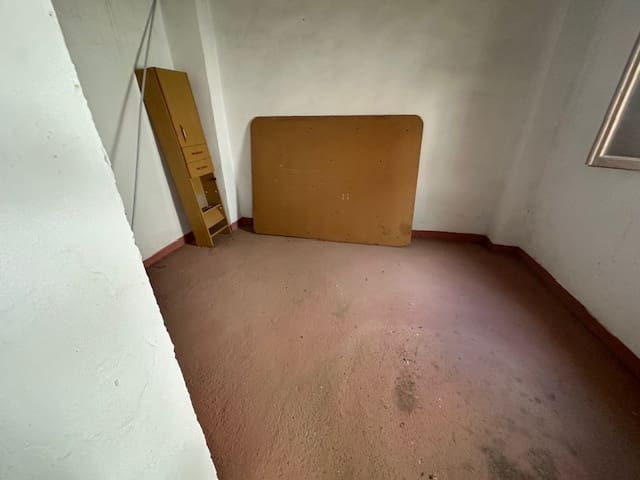 5 bedroom Townhouse for sale in Cuevas Bajas with garage - € 79,000 (Ref: 8571302)