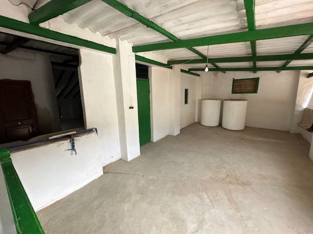 5 bedroom Townhouse for sale in Cuevas Bajas with garage - € 79,000 (Ref: 8571302)