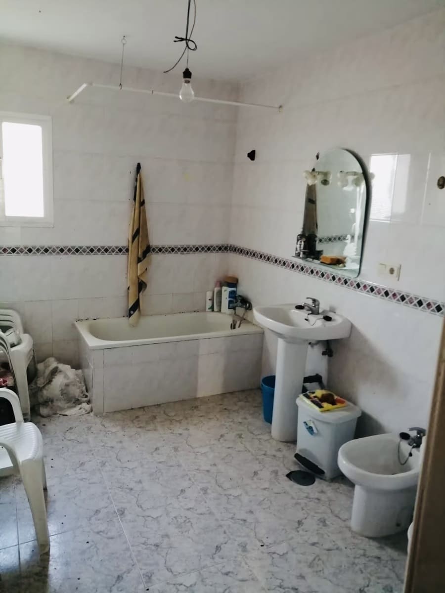 3 bedroom Finca/Country House for sale in Colmenar - € 110,000 (Ref: 8640349)