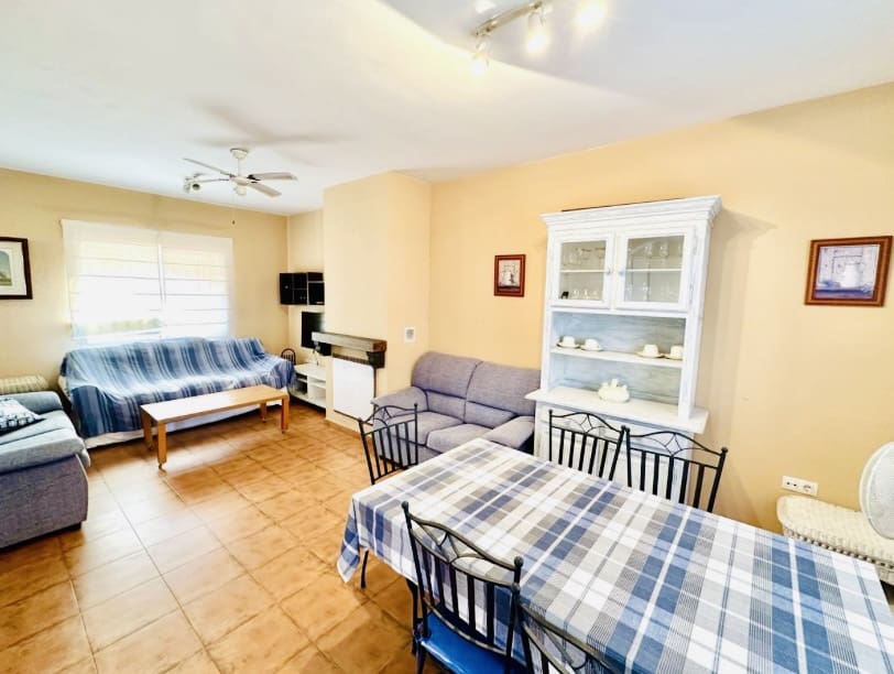 3 soveværelse Byhus til salg i Fuente de Piedra med swimmingpool - € 135.000 (Ref: 8718826)