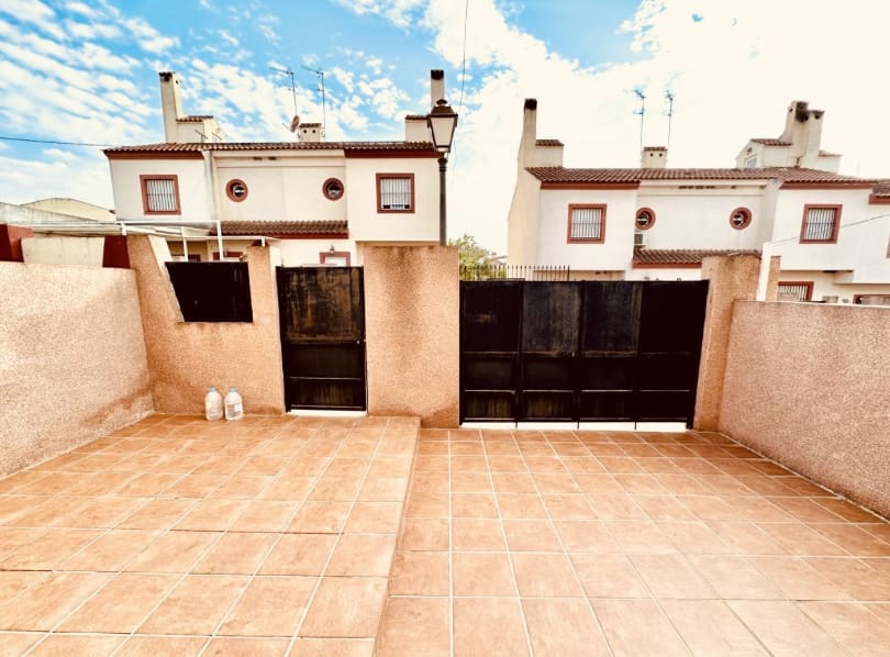 3 soveværelse Byhus til salg i Fuente de Piedra med swimmingpool - € 135.000 (Ref: 8718826)