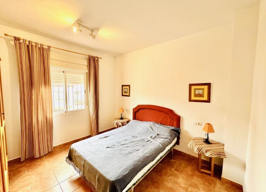 3 soveværelse Byhus til salg i Fuente de Piedra med swimmingpool - € 135.000 (Ref: 8718826)