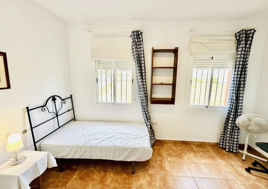 3 soveværelse Byhus til salg i Fuente de Piedra med swimmingpool - € 135.000 (Ref: 8718826)