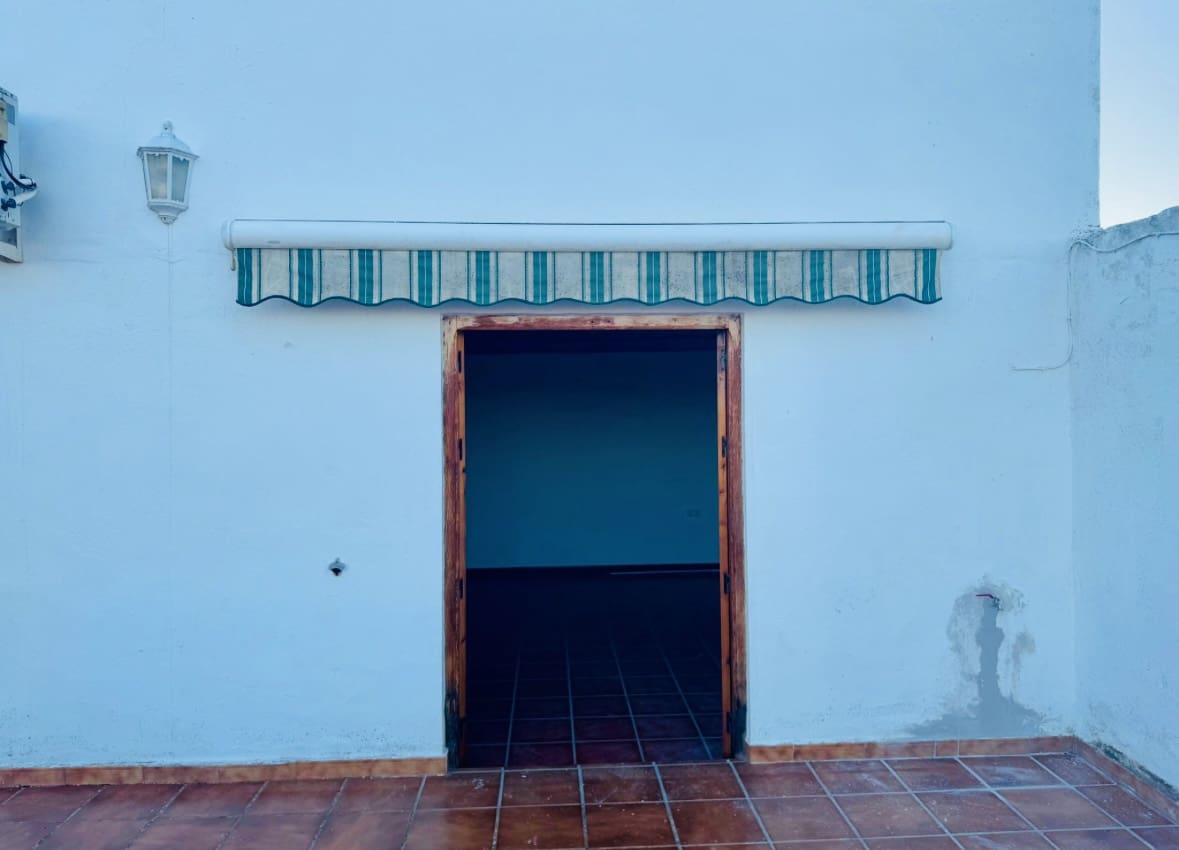 3 soveværelse Byhus til salg i Iznajar - € 69.900 (Ref: 8756492)