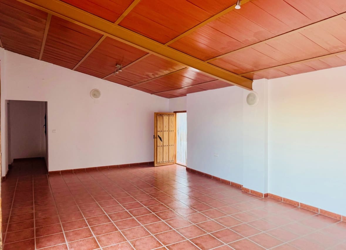 3 soveværelse Byhus til salg i Iznajar - € 69.900 (Ref: 8756492)