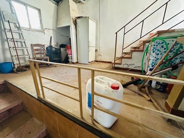 3 soveværelse Byhus til salg i Cuevas Bajas - € 48.000 (Ref: 8790053)