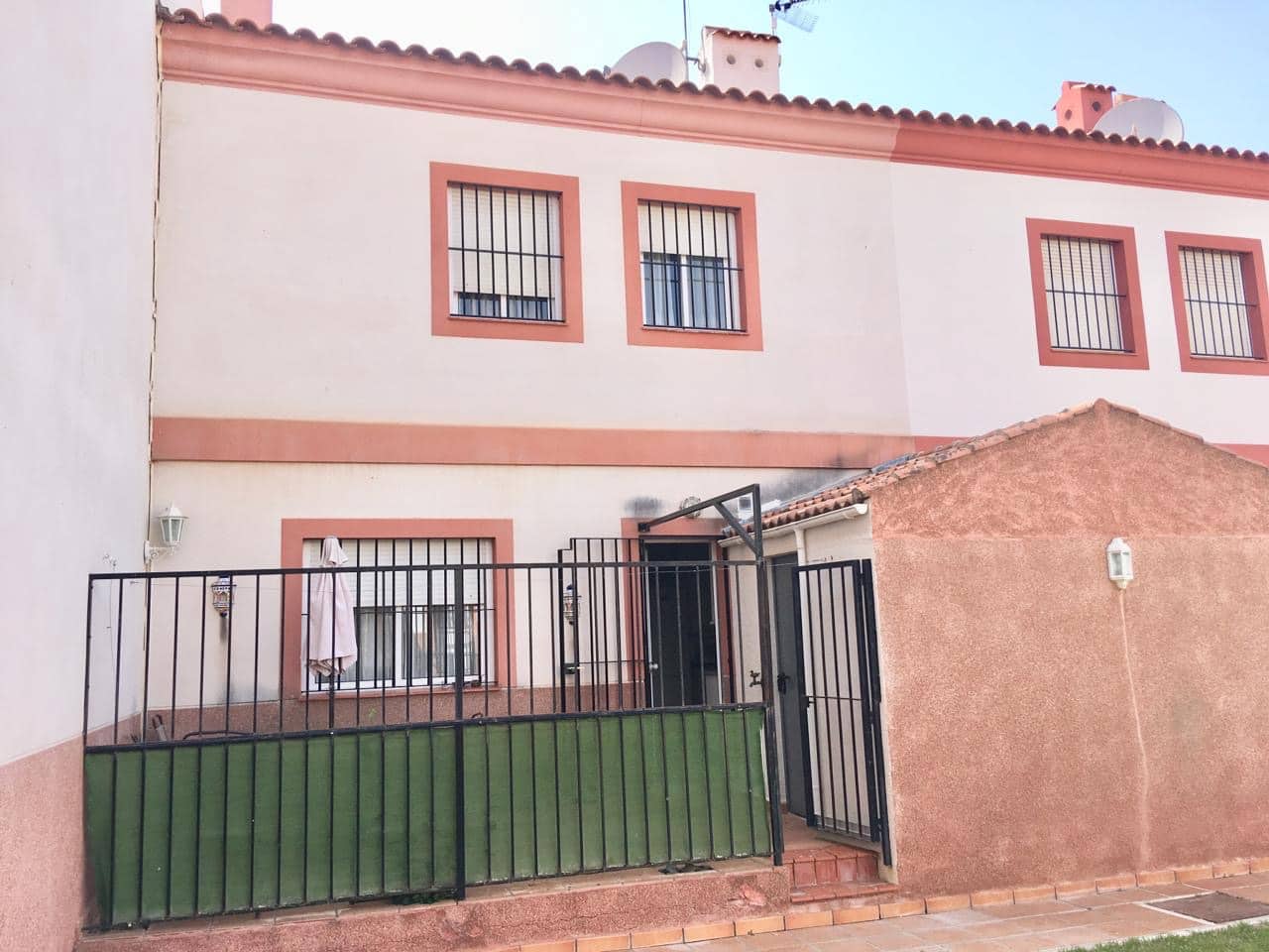 3 soveværelse Byhus til salg i Fuente de Piedra med swimmingpool - € 135.000 (Ref: 8826640)