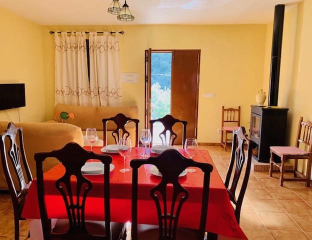 3 soveværelse Finca/Landehus til salg i Iznájar med swimmingpool - € 186.000 (Ref: 8915688)