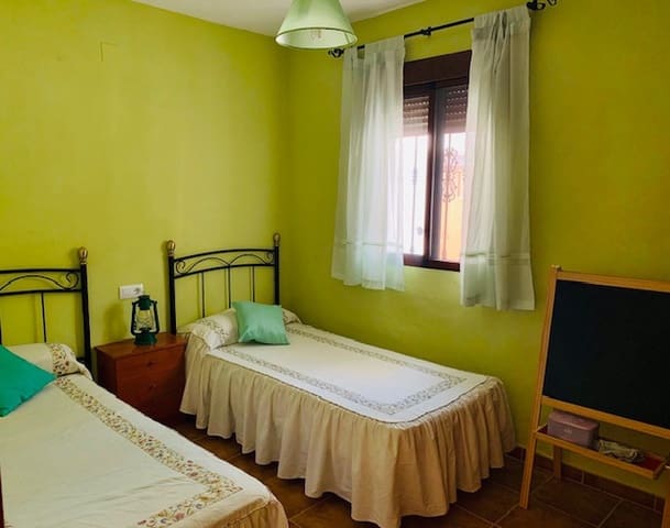 3 soveværelse Finca/Landehus til salg i Iznájar med swimmingpool - € 186.000 (Ref: 8915688)