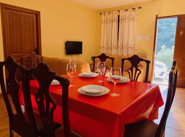 3 soveværelse Finca/Landehus til salg i Iznajar med swimmingpool - € 186.000 (Ref: 8915688)