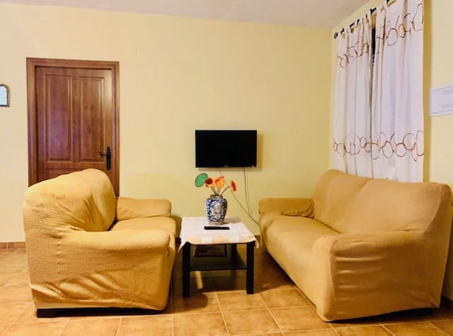 3 soveværelse Finca/Landehus til salg i Iznajar med swimmingpool - € 186.000 (Ref: 8915688)