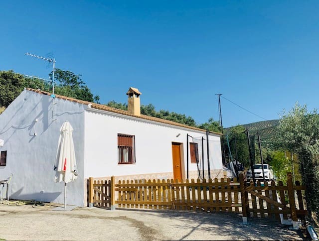 3 soveværelse Finca/Landehus til salg i Iznajar med swimmingpool - € 186.000 (Ref: 8915688)