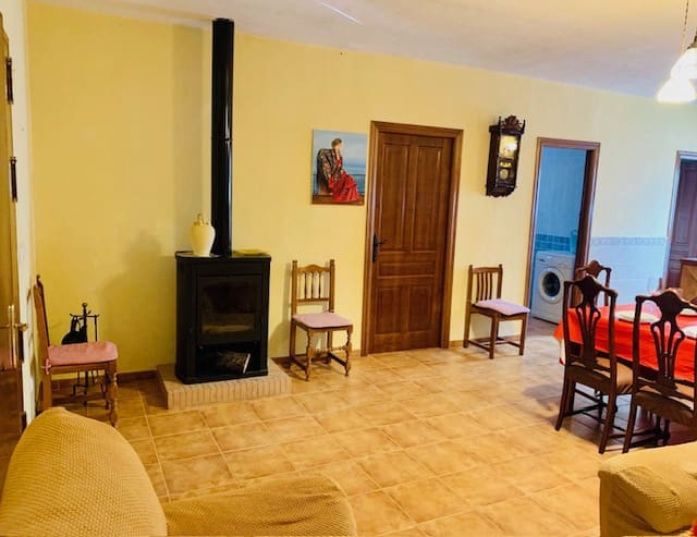 3 soveværelse Finca/Landehus til salg i Iznajar med swimmingpool - € 186.000 (Ref: 8915688)