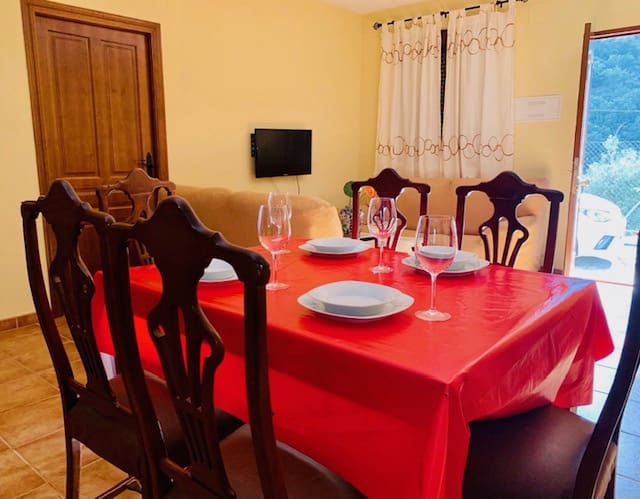 3 soveværelse Finca/Landehus til salg i Iznajar med swimmingpool - € 186.000 (Ref: 8915688)