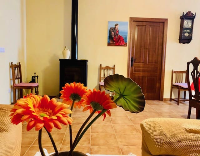 3 soveværelse Finca/Landehus til salg i Iznajar med swimmingpool - € 186.000 (Ref: 8915688)