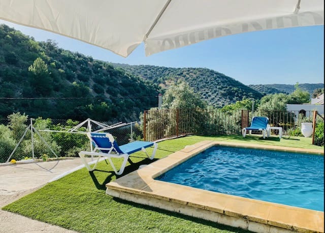 3 soveværelse Finca/Landehus til salg i Iznajar med swimmingpool - € 186.000 (Ref: 8915688)