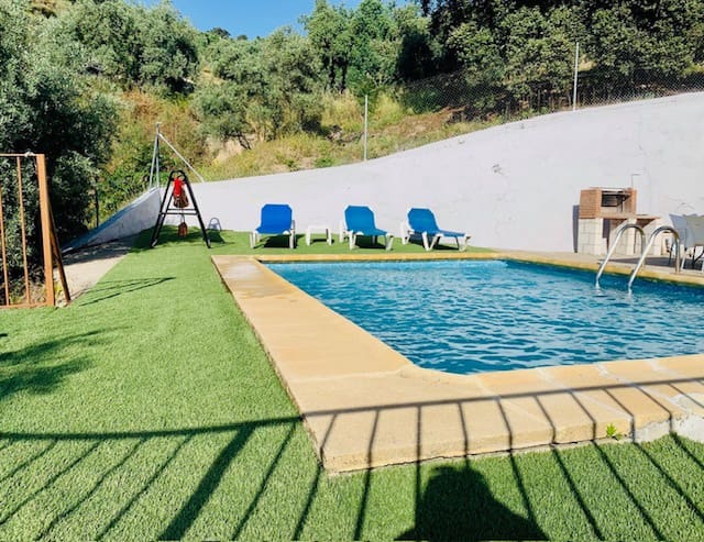 3 soveværelse Finca/Landehus til salg i Iznajar med swimmingpool - € 186.000 (Ref: 8915688)