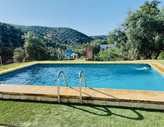 3 soveværelse Finca/Landehus til salg i Iznajar med swimmingpool - € 186.000 (Ref: 8915688)