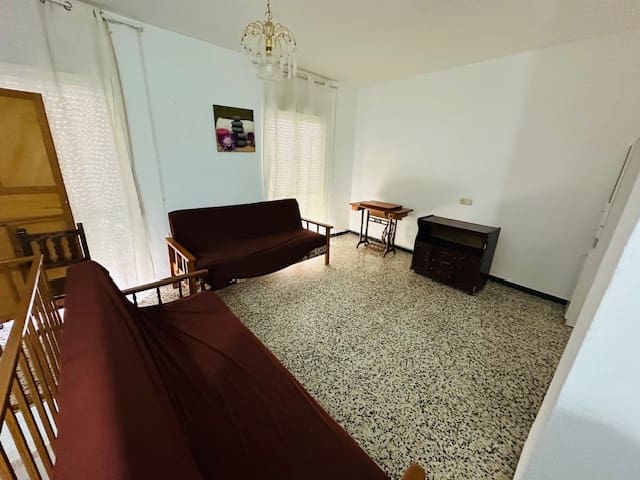 Casa de 3 habitaciones en Colmenar en venta - 76.000 € (Ref: 8918343)