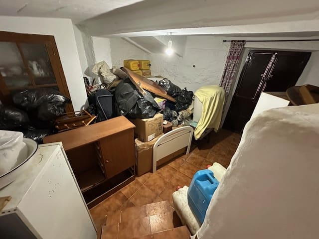 Casa de 3 habitaciones en Colmenar en venta - 76.000 € (Ref: 8918343)