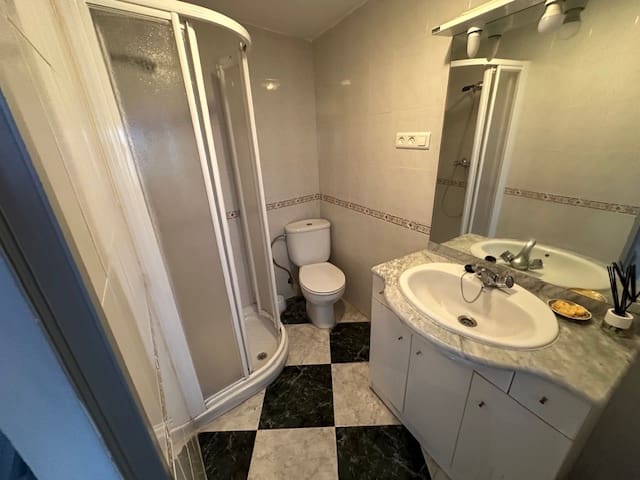 Casa de 3 habitaciones en Colmenar en venta - 76.000 € (Ref: 8918343)