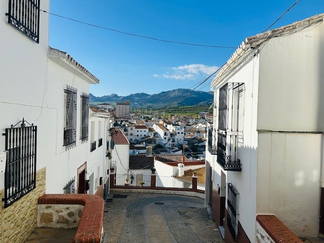 Casa de 3 habitaciones en Colmenar en venta - 76.000 € (Ref: 8918343)
