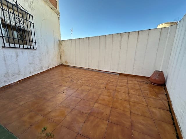 Casa de 3 habitaciones en Colmenar en venta - 76.000 € (Ref: 8918343)