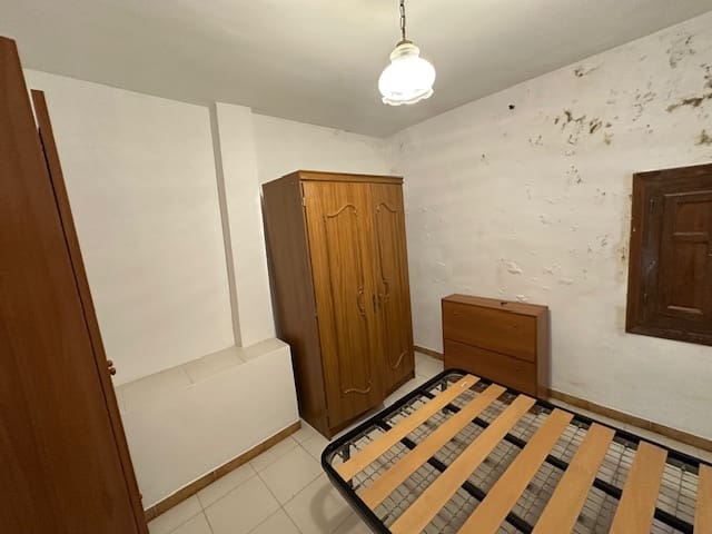 Casa de 3 habitaciones en Colmenar en venta - 76.000 € (Ref: 8918343)
