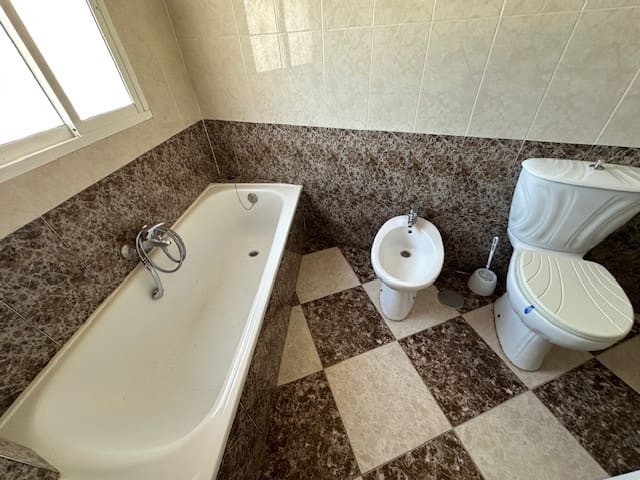 Casa de 3 habitaciones en Colmenar en venta - 76.000 € (Ref: 8918343)