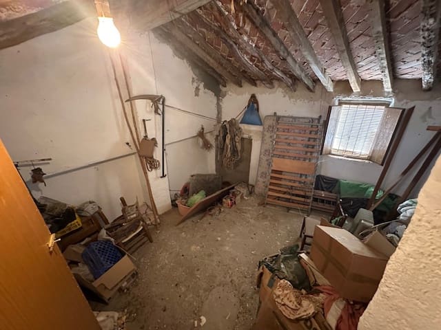 Casa de 3 habitaciones en Colmenar en venta - 76.000 € (Ref: 8918343)