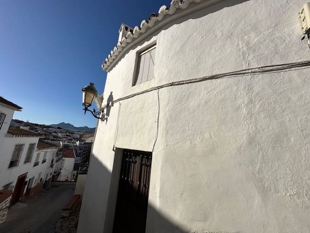 Casa de 3 habitaciones en Colmenar en venta - 76.000 € (Ref: 8918343)