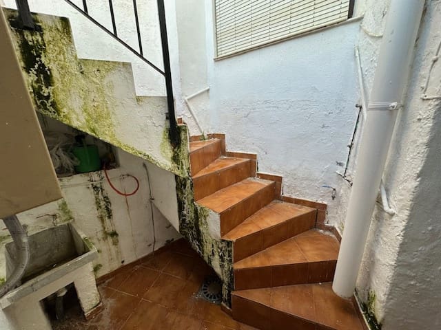 Casa de 3 habitaciones en Colmenar en venta - 76.000 € (Ref: 8918343)