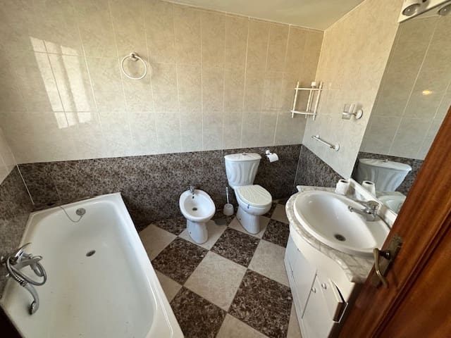 Casa de 3 habitaciones en Colmenar en venta - 76.000 € (Ref: 8918343)