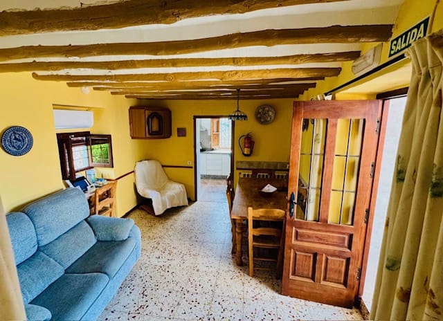 4 soveværelse Finca/Landehus til salg i Iznajar med swimmingpool - € 275.000 (Ref: 8945479)