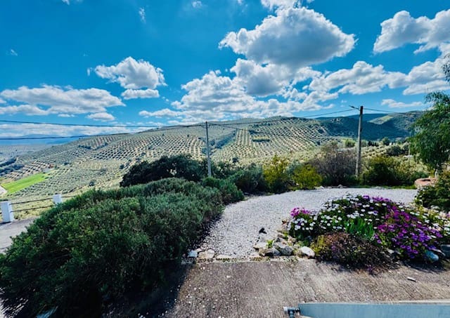 4 soveværelse Finca/Landehus til salg i Iznajar med swimmingpool - € 275.000 (Ref: 8945479)