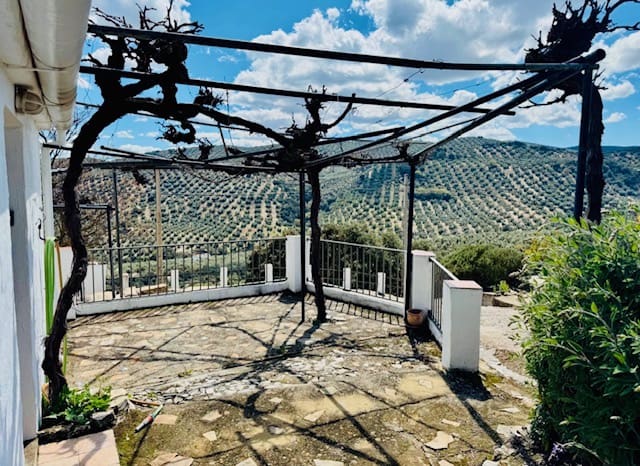 4 soveværelse Finca/Landehus til salg i Iznajar med swimmingpool - € 275.000 (Ref: 8945479)