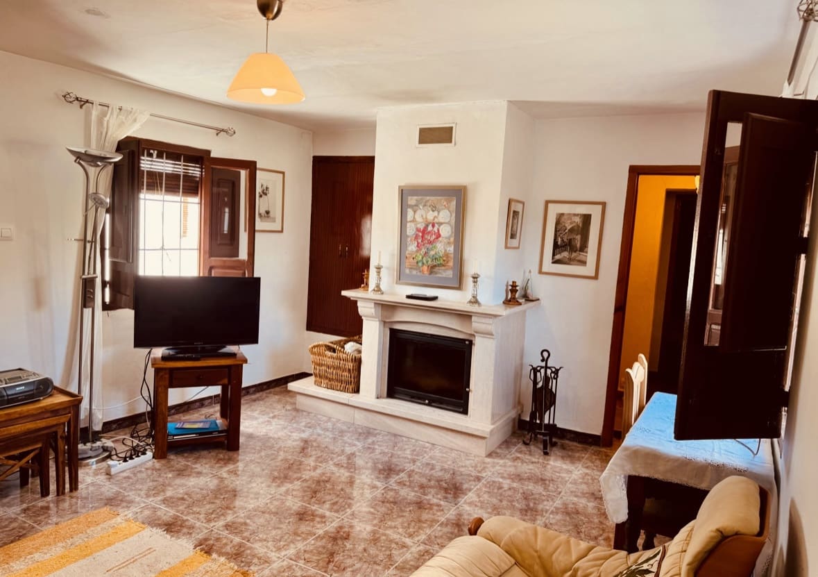 4 soveværelse Finca/Landehus til salg i Iznajar med swimmingpool - € 275.000 (Ref: 8945479)