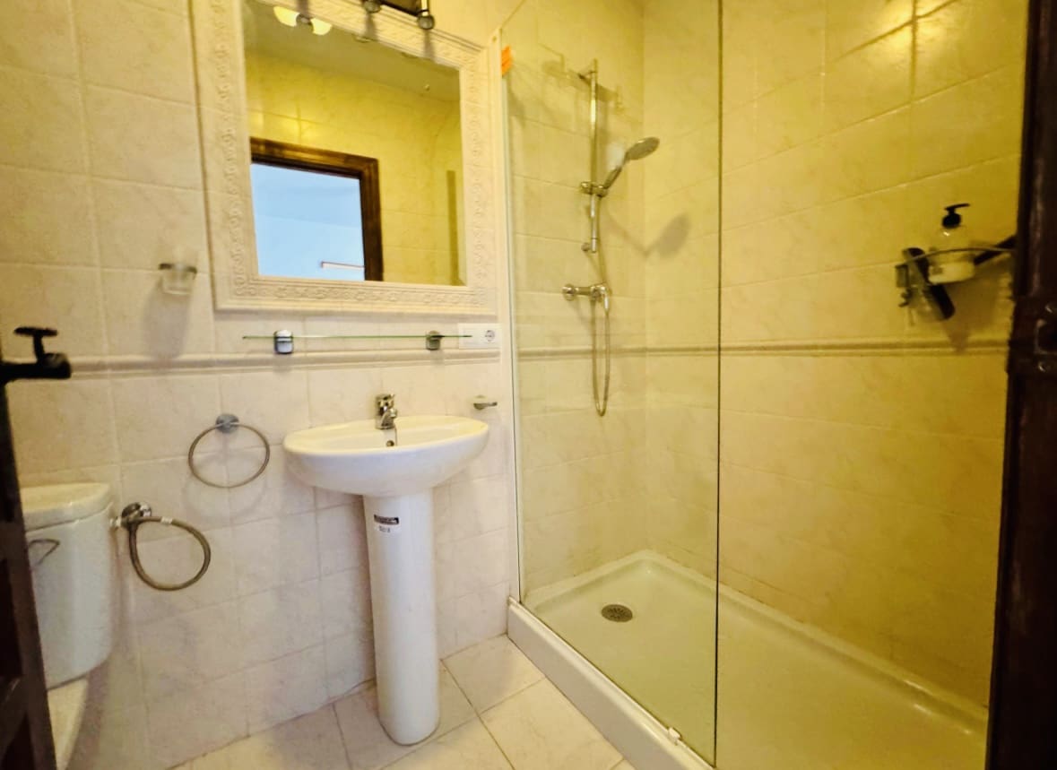 4 soveværelse Finca/Landehus til salg i Iznajar med swimmingpool - € 275.000 (Ref: 8945479)