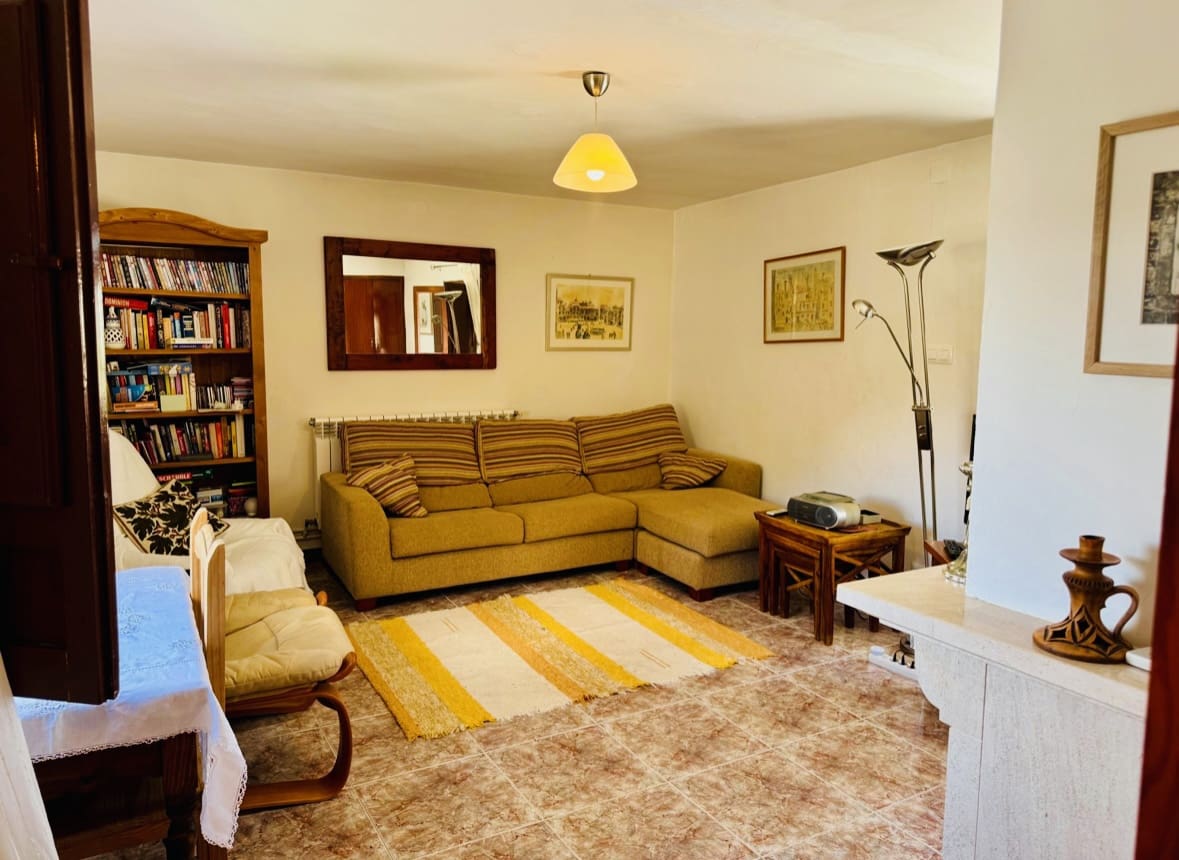 4 soveværelse Finca/Landehus til salg i Iznajar med swimmingpool - € 275.000 (Ref: 8945479)