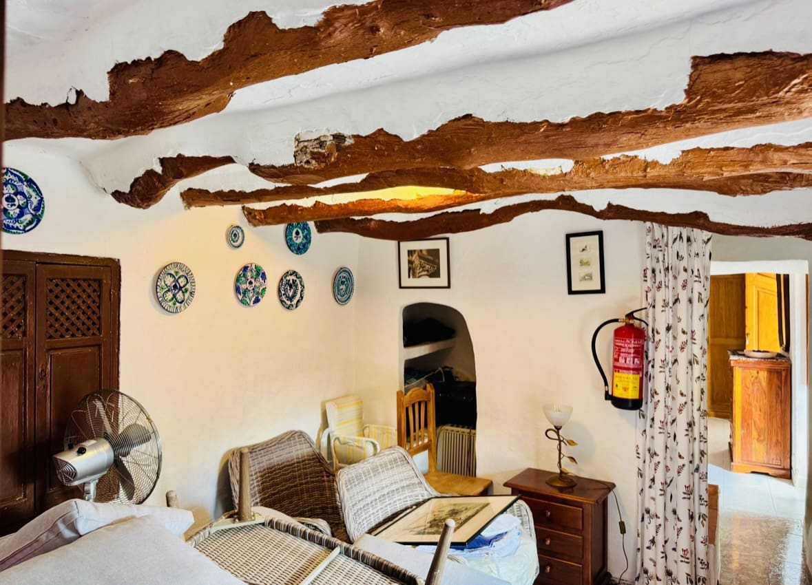 4 soveværelse Finca/Landehus til salg i Iznajar med swimmingpool - € 275.000 (Ref: 8945479)