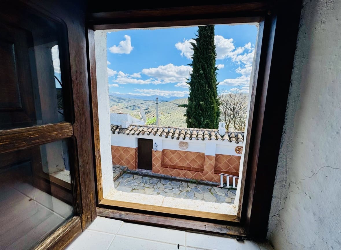 4 soveværelse Finca/Landehus til salg i Iznajar med swimmingpool - € 275.000 (Ref: 8945479)