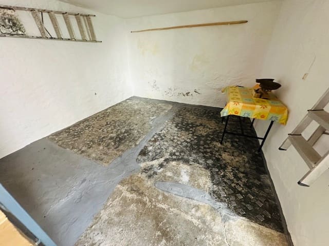 4 soveværelse Byhus til salg i Cuevas Bajas - € 106.000 (Ref: 8953023)